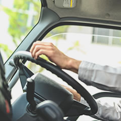 捜索スタッフが現地に到着